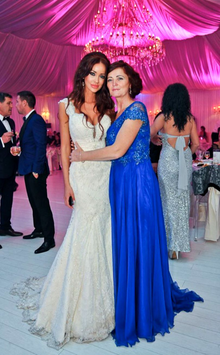 Bianca Drăgușanu, petrecere de ziua mamei sale. Cât de mult s-a schimbat Madi Drăgușanu! Oare a apelat la ajutorul esteticienilor?