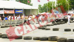 Si-a turat masina pana cand s-au rupt rotile