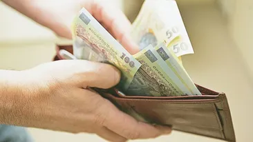 O tânără din Sălaj a vrut să-şi vândă bebeluşul cu 15.000 de lei