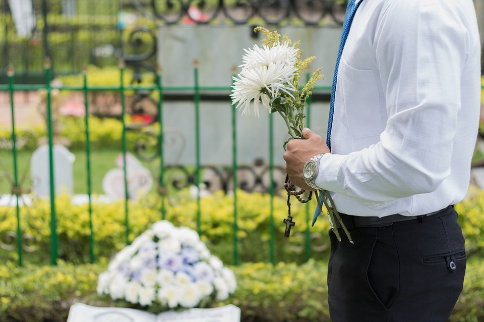 Ilie Dobre a fost declarat mort în anul 1992 de către medici, după ce a ajuns în stare gravă la spital. Sursa foto simbol: pixabay.com