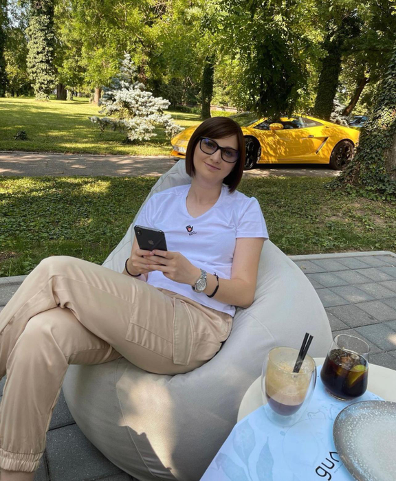 Ștefania Bălteanu, managerul Andrei Volos, trăiește un coșmar de un an, după un accident de circulație