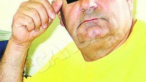 "Bunicut" fotograf acuzat de pornografie infantila! Minore santajate pentru sex oral