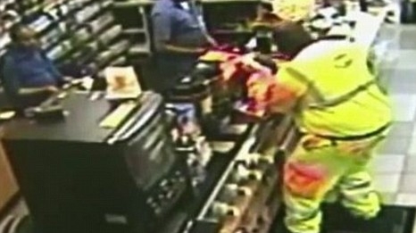 Incredibil! Reacţia unui bărbat care a câştigat milioane la loto a fost surprinsă de camerele de filmat! Uite-l cum se bucură!