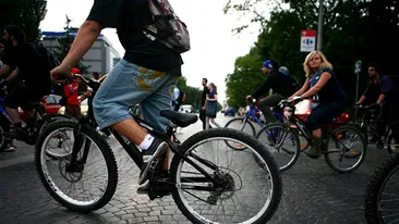 Amenzile pentru bicicliști vor fi reduse. Proiectul a trecut de Parlament