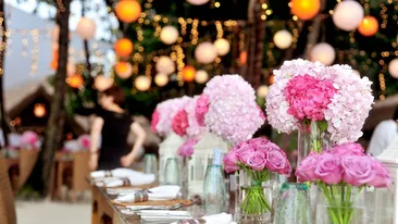 Imaginea cu mesajul stupid inscripționat pe un tort de nuntă s-a viralizat. Ce au putut să scrie cofetarii. FOTO