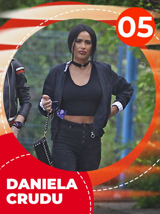 TOP 40 vedete care au lăsat la vedere ce au mai de preţ! Antonia, Loredana sau Tania Budi, sus bluziţa şi… abdomenul la control!