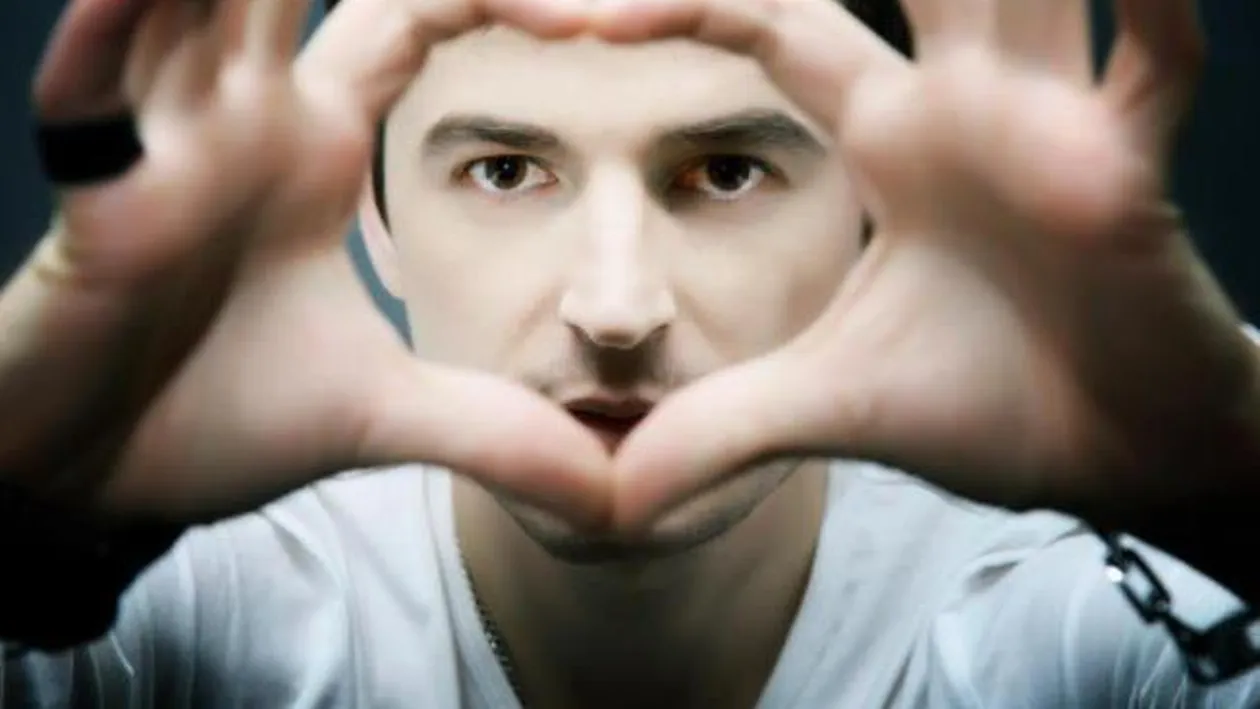 Fost component al trupei O-zone atacă melodia P.O.H.U.I : Este ca şi cum un artist român ar spune în Rusia - mă doare-n p**ă