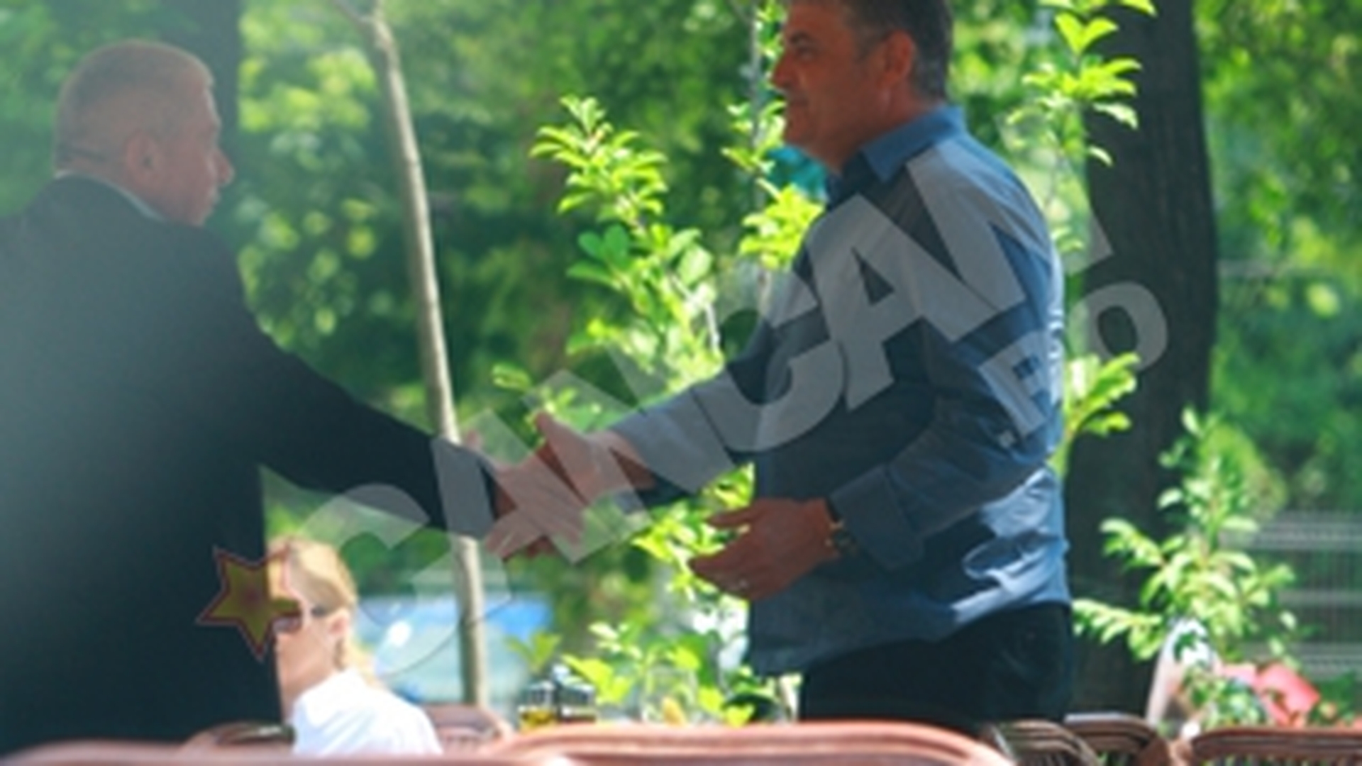 Andone rupe terasele in doua