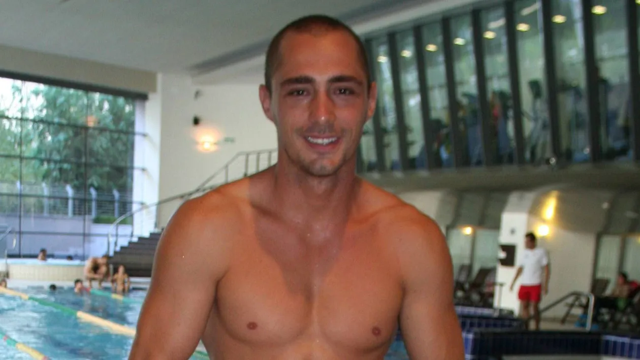 Sexy-burlacul Vladimir Draghia s-a trezit cu portareii pe cap la prima ora a diminetii!