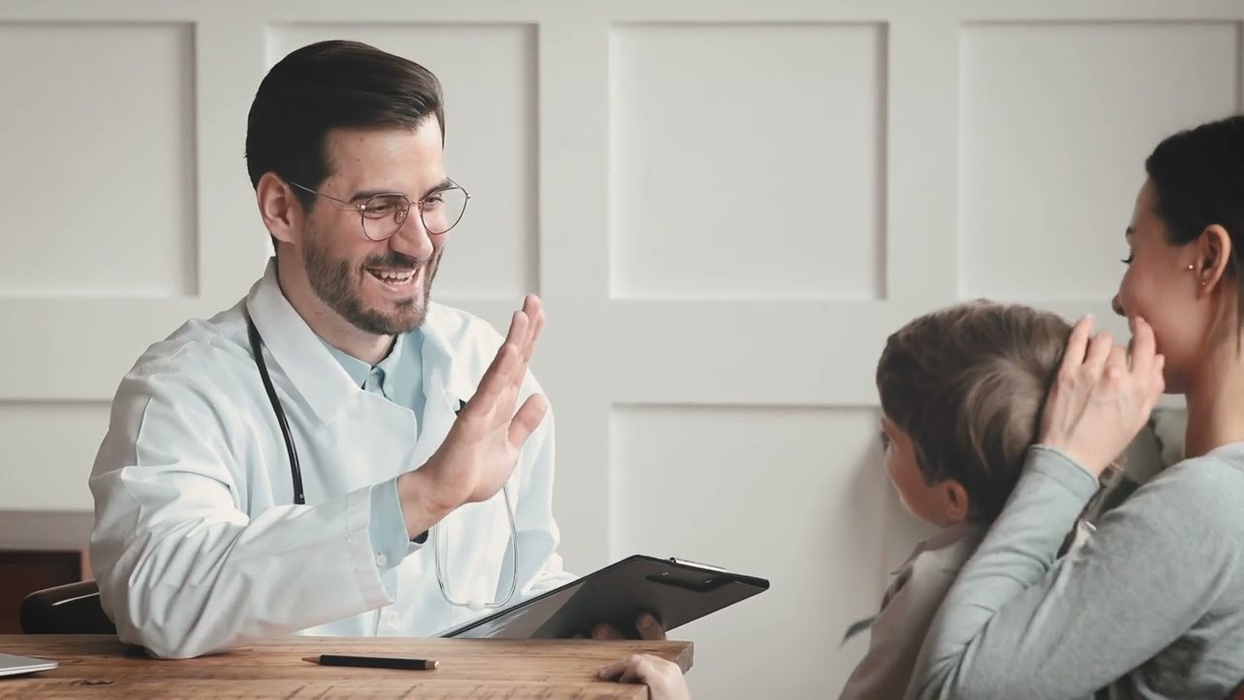 Medicii știu cel mai bine soluția indicată pentru pacienții lor mici și mari / Sursă foto: Ministerul Sănătătii