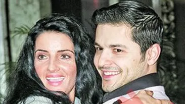 A dansat si a cantat cu fetita lui