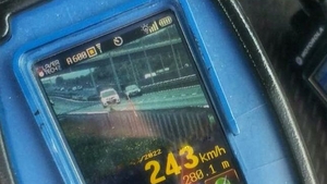 243 de km/oră, viteza cu care a fost prins un bărbat pe A1. Increrdibil ce avea în mașină!