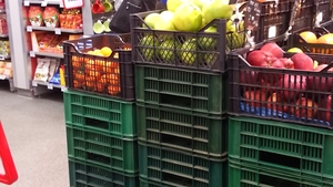 Duce singura “greul” de cand Alex Velea i-a spus adio. Nici terapia prin shopping nu-i alunga Anei tristetea de pe chip