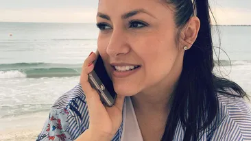 Nu s-a lăsat descurajată! Chiar vremea i-a stricat planurile, ANDRA s-a bucurat de vacanţa la mare alături de copii