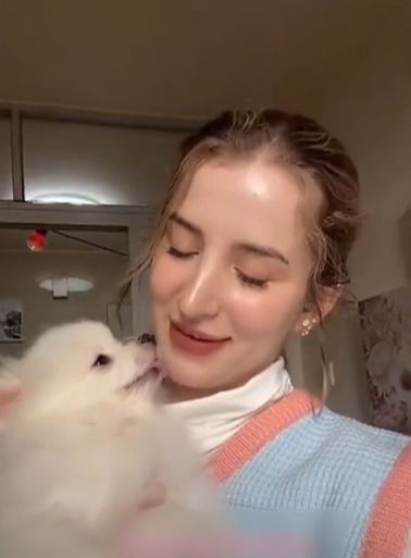 Cuplul care a devenit viral pe Tik Tok! Cine sunt Andrada și Jason? Cei doi locuiesc în Hong Kong