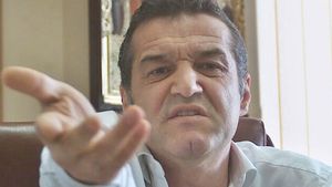 Gigi Becali, în faţa judecătorilor: "Familia mea nu are probleme şi nu vreau să o târăsc în acţiunea de întrerupere a pedepsei"