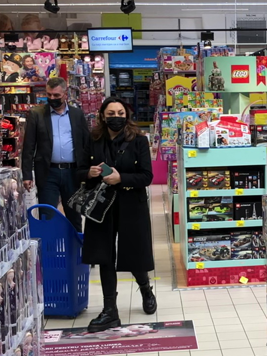 Andra Măruță a mers să cumpere dulciuri și jucării pentru copii