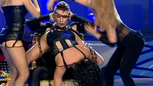 VIDEO Mamma mia, ce perverse! Uite ce senzual danseaza Laura Cosoi, Gina Pistol si Adriela!