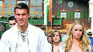 Podolski s-a insurat pe Facebook