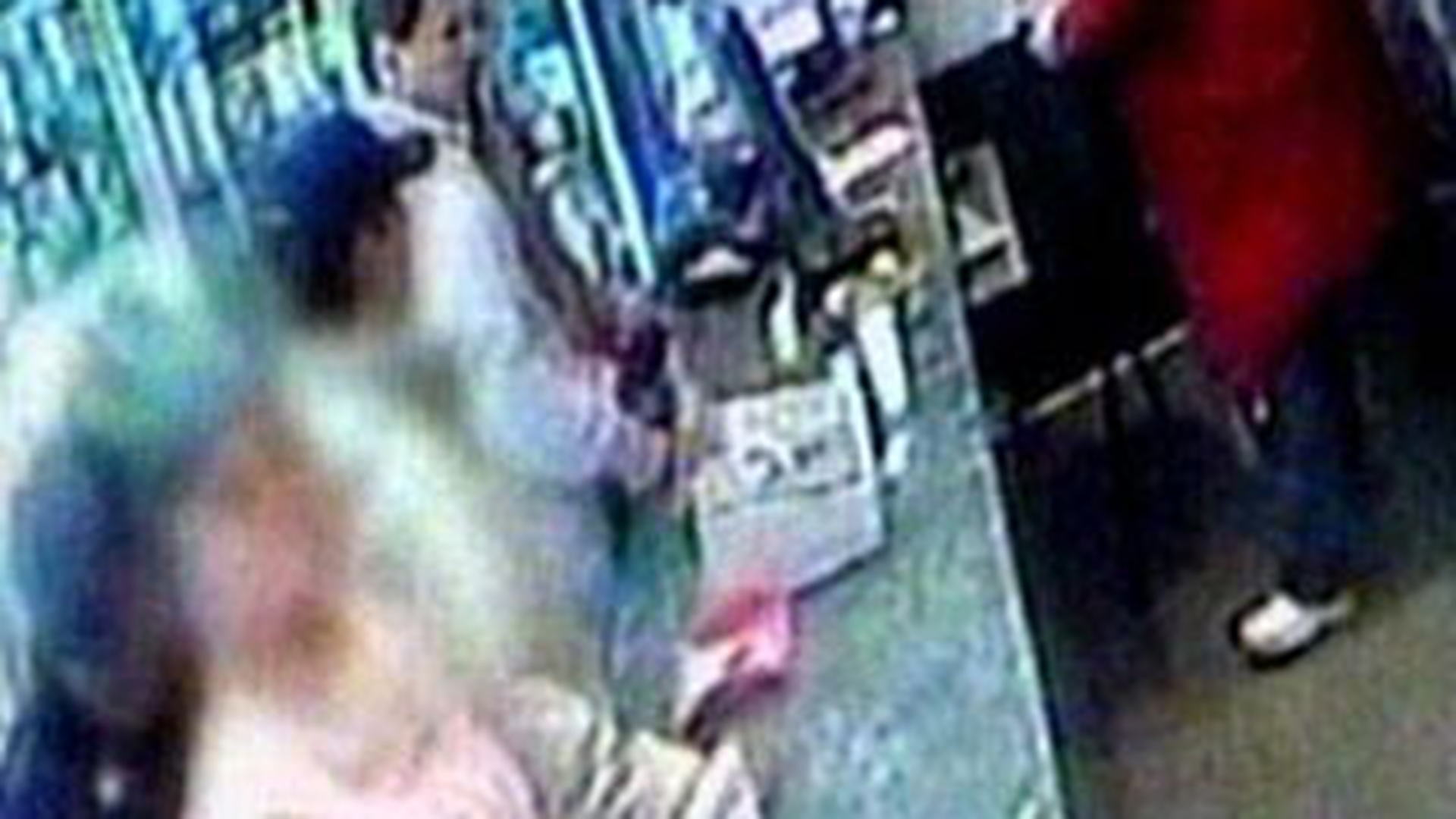 ATENTIE LA HOTI! O batrana din Hunedoara a ramas fara pensie, intr-o farmacie