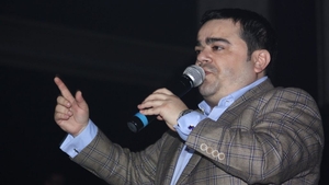 Adi Minune, naşul lui Găbiţă de la Buzău, prima reacţie după ce manelistul a fost bătut: "Lăutarii să fie cu lăutarii şi şmecherii cu şmecherii"