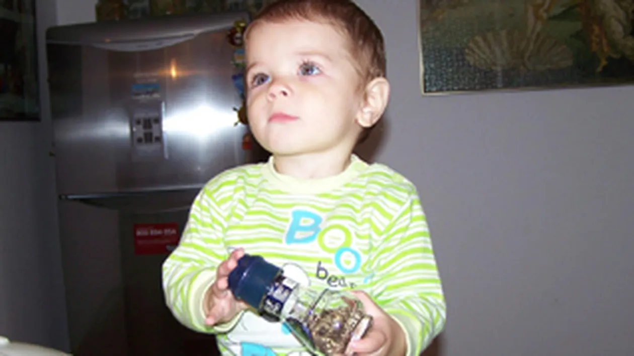 Ajuta-ne sa ajutam! Alexandru lupta pentru viata lui, la numai un an. Cu 50.000 de euro poate invinge!