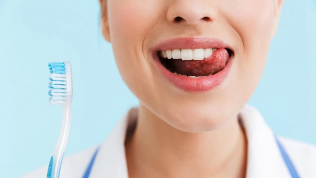 Bicarbonat de sodiu pentru dinți mai albi. Cum îl folosești