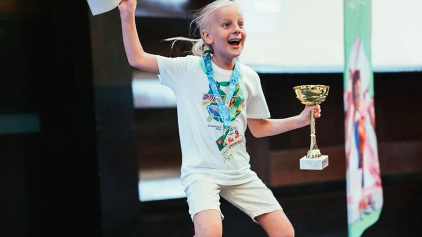 Câți bani a primit olimpicul la matematică din Caracal. A fost premiat alături de profesoara sa