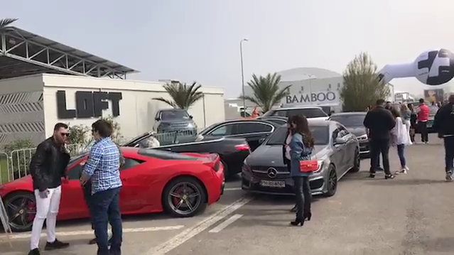 Pentru 100 de lei, Gunata şi-a lăsat maşina luxoasă ”la botul calului”