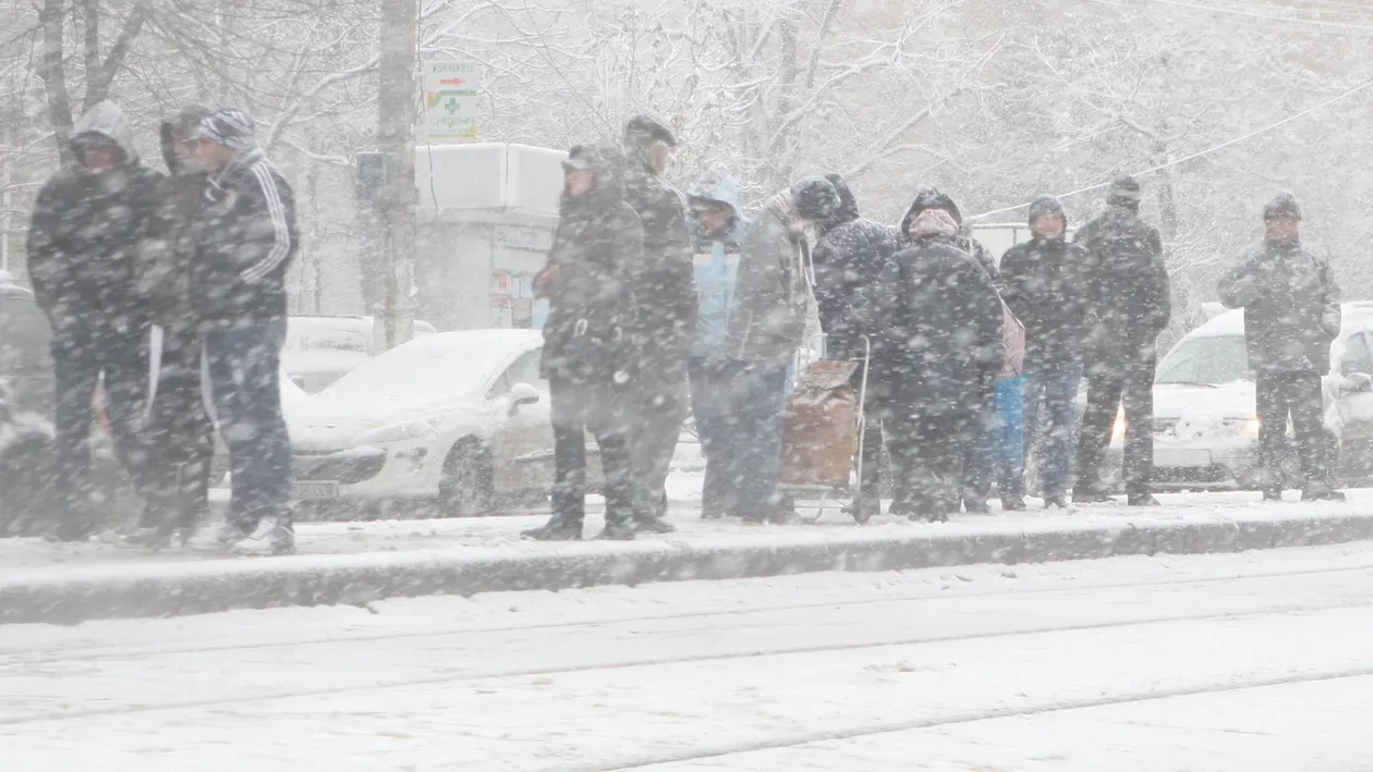 Jumatate de tara, sub cod galben de VISCOL! In 19 judete din Romania iarna si-a luat rolul in serios