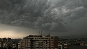 Ploi şi vreme rece timp de trei zile! Zonele vizate