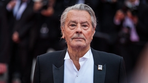Fotografie rară cu Alain Delon. Cum a fost surprins celebrul actor de fiica lui, la 88 de ani