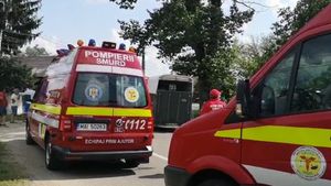 Bărbat din Argeș, la un pas să ardă de viu! O țigară aprinsă i-a făcut casa scrum