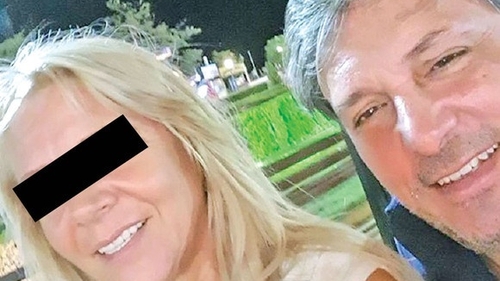 Cornel Galeş pleacă din ţară cu şefa blondă!