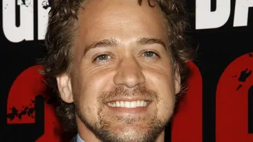 S-au casatorit in mare secret dupa trei ani de relatie! Vezi poze de la nunta lor