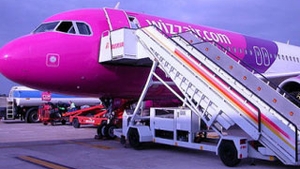 Pasagerii unei curse Madrid-Timisoara, blocati pe aeroportul din Budapesta