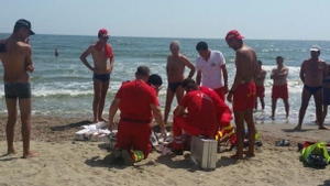 O fetiță de 12 ani s-a înecat în mare, pe o plajă din Mangalia