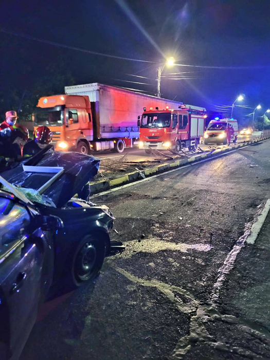 Accident grav cu semne de întrebare pe DN5. Șoferul a fost găsit inconștient