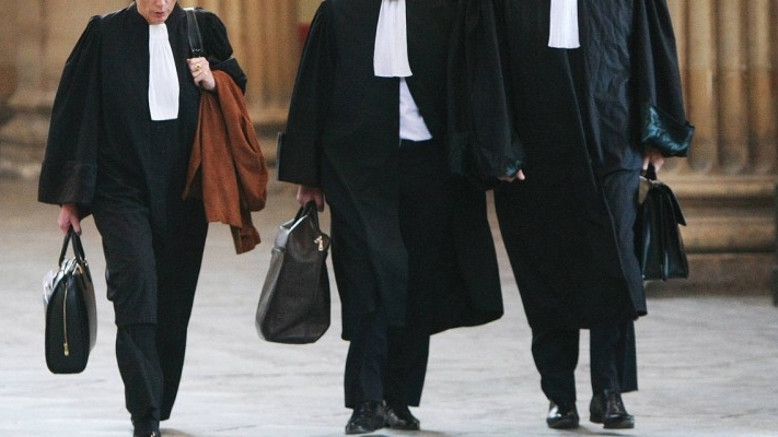 Reacție uluitoare a unui avocat din Baroul București către funcționarii AFAN: ”V-a durut în p…!”