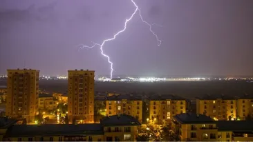 Vremea se strică şi se schimbă radical în toată ţara! ANM a anunţat când revin căldurile