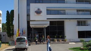 A stat o luna de zile la un hotel de patru stele fara sa plateasca