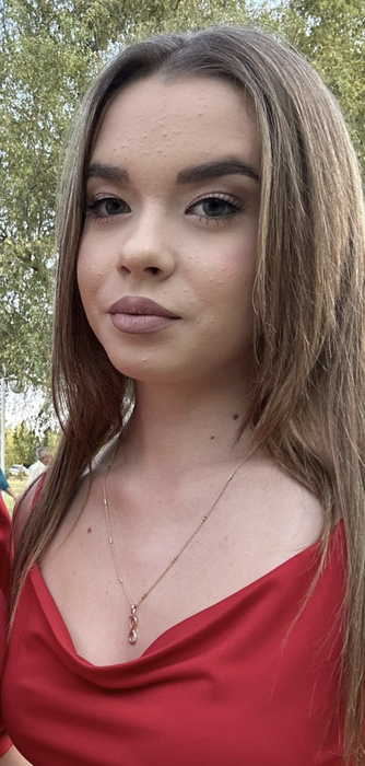 Iasmina, adolescenta de 15 ani care s-a electrocutat în baie, a murit. Familia e devastată de durere: ”Îți mulțumim că ne-ai dat șansa să te avem ca fiică!”