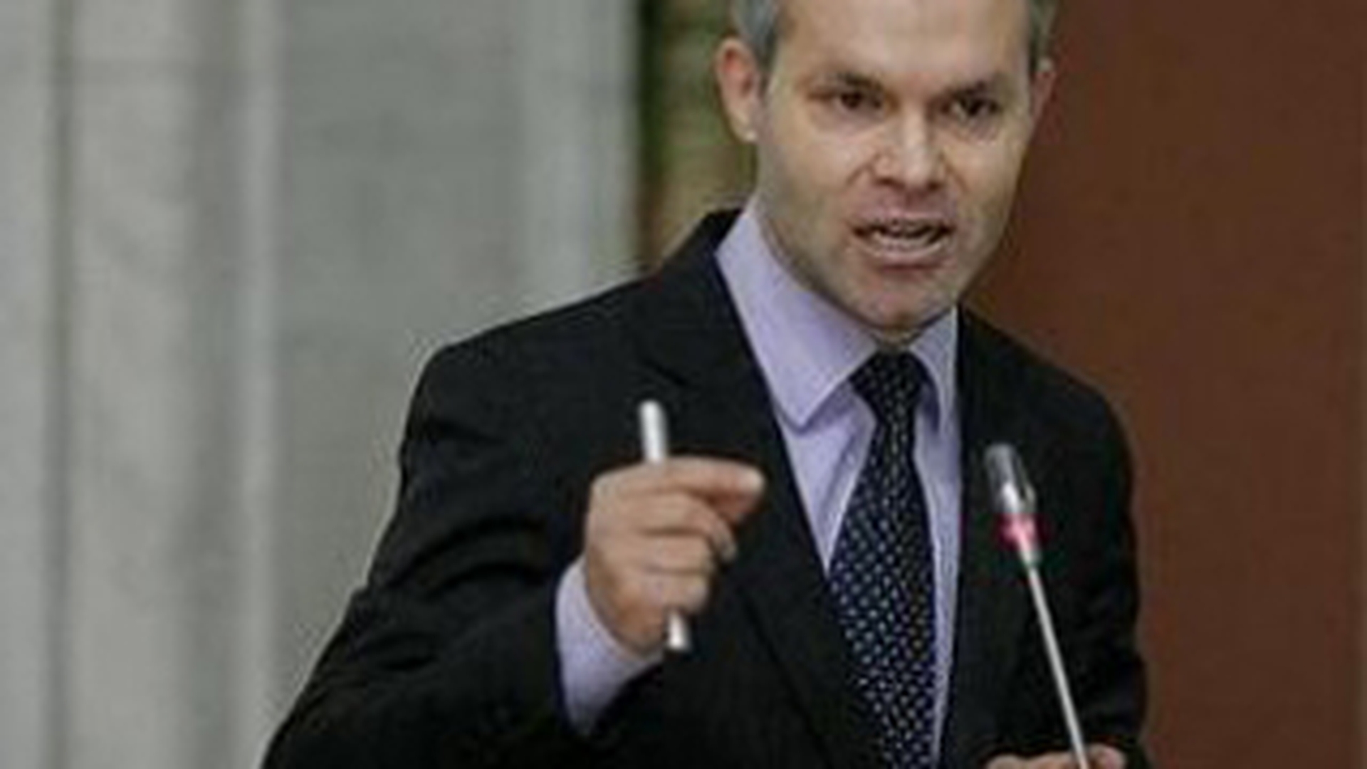 Culmea tupeului la "Monnet"! Elevii furau si de la profesori! Colectie de telefoane furate, la prietena "elevei violate"!