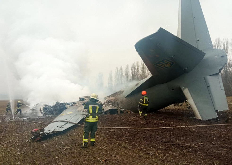 Un avion militar ucrainean cu 14 persoane la bord s-a prăbușit joi, la sud de Kiev. (Sursa foto: profimedia.ro)