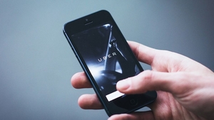 Strategia folosită de unii șoferi Uber. O femeie a povestit ce a pățit: „Tind să cred că e o nouă găinărie tipic românească pentru niște bani câștigați ușor!”