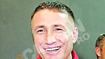 Iubitul Simonei Sensual este in al noualea cer de cand blonda si-a injectat acid hialuronic: Buzele ei se deschid ca doua petale