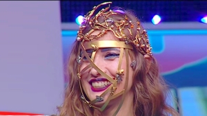 "Eram urâțică!" Acum e una dintre cele mai bizare vedete, dar cum arăta Iulia Albu înainte, când arăta "normal"