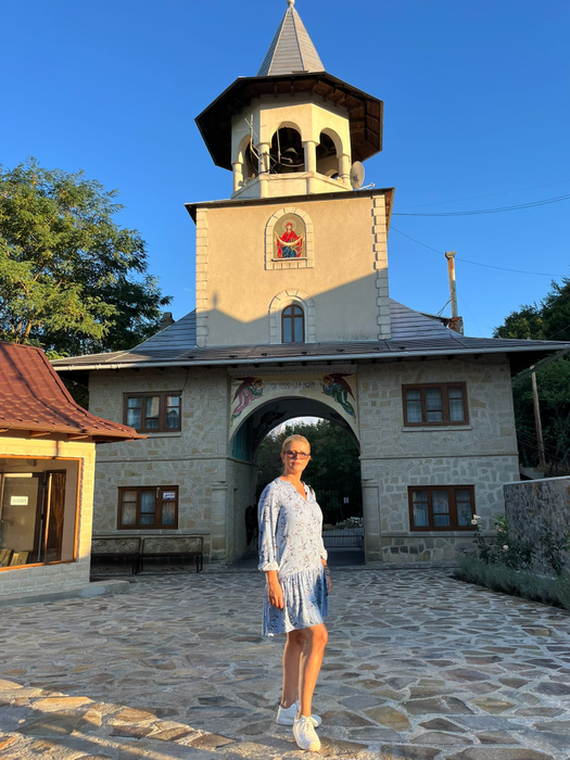 Cum reușește Sanda Ladoși să aibă o siluetă de invidiat la 55 de ani! Care sunt secretele ei