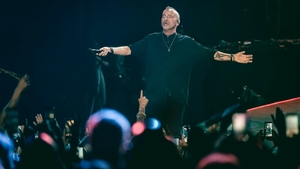 Eros Ramazzotti, operat la corzile vocale. Ce se întâmplă cu turneul mondial și când va reveni pe scenă