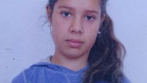 Tu ai văzut-o? O fetiță de 14 ani a fugit de acasă. Poliția din Brașov este în alertă
